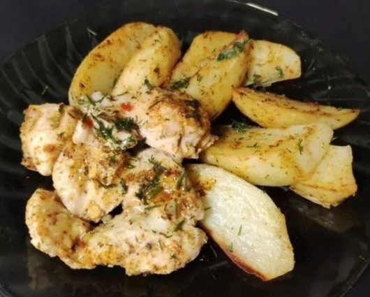 Запеченное филе курицы с ароматным картофелем – пошаговый рецепт