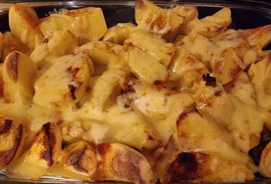 Печеный картофель с овощами и сыром – пошаговый рецепт