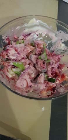 Пестрый салат из свежих овощей с вареной свеклой – пошаговый рецепт