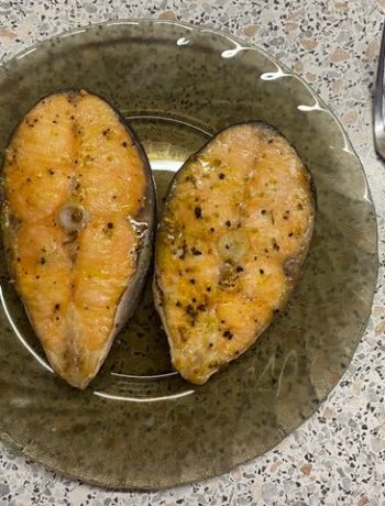 Стейки из лосося с лимонным черным перцем – пошаговый рецепт