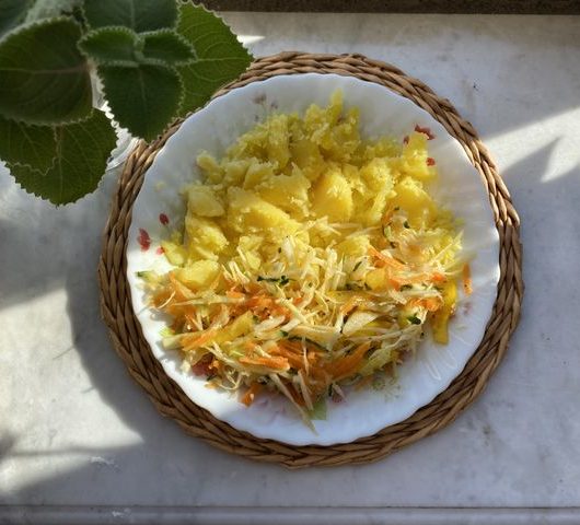 Капустный салат из свежих овощей – пошаговый рецепт