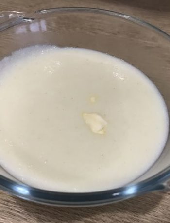 Сытная манная каша на молоке со сливочным маслом