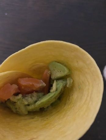 Ролл с авокадо и форелью – пошаговый рецепт