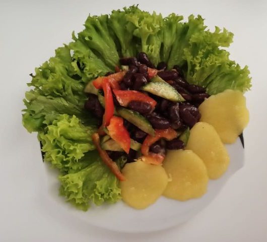 Салат с красной фасолью