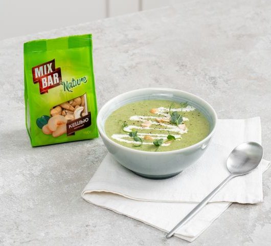 Суп из брокколи с кремом из кешью – пошаговый рецепт
