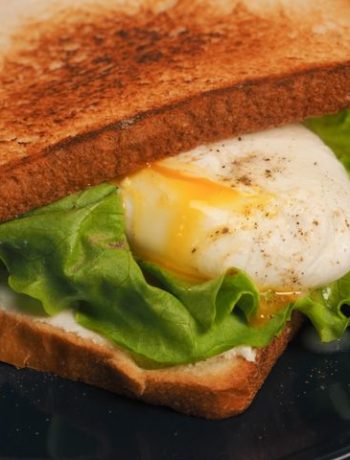 Сэндвич с яйцом пашот – пошаговый рецепт