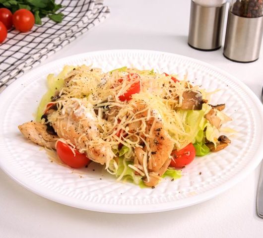 Теплый салат с курицей и грибами – пошаговый рецепт