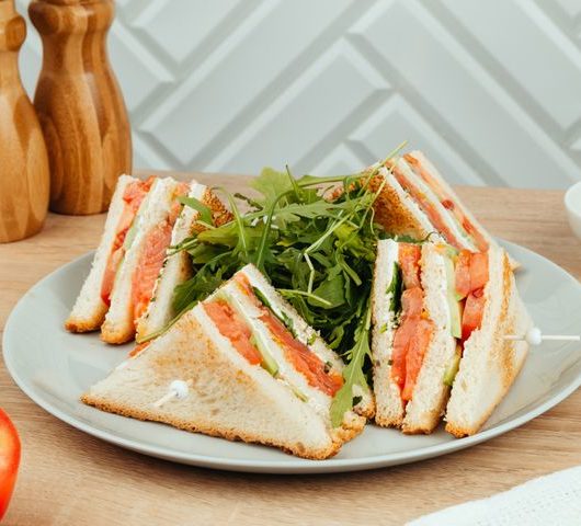 Клаб-сэндвич с семгой – пошаговый рецепт