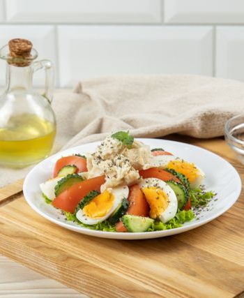 Салат с минтаем и оливковым маслом – пошаговый рецепт