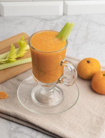 Витаминный смузи с морковным соком