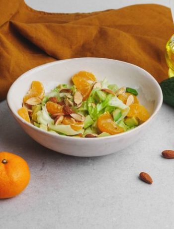 Авокадо с мандаринами и миндалем – пошаговый рецепт