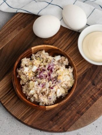 Салат с картошкой и копченой скумбрией – пошаговый рецепт