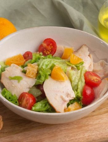 Свежий салат с копченой курицей и мандаринами – пошаговый рецепт