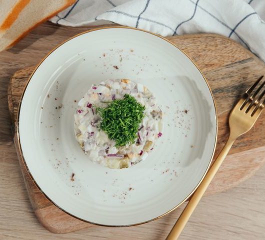 Рыбный салат из зубатки – пошаговый рецепт