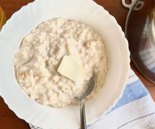 Классическая овсянка по-домашнему с мёдом