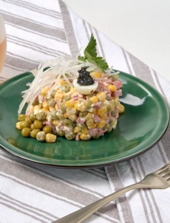 Салат из кукурузы и консервированного горошка – пошаговый рецепт