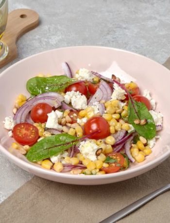 Полезный салат с кукурузой и оливковым маслом – пошаговый рецепт