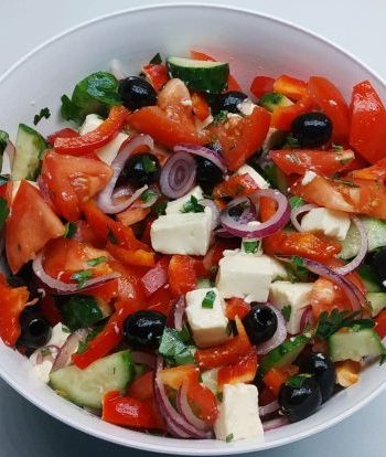 Освежающий греческий салат – пошаговый рецепт