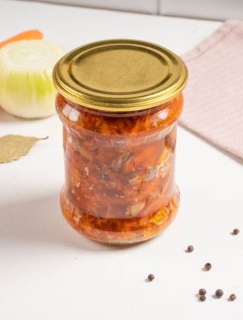 Рыбный салат с томатной пастой на зиму – пошаговый рецепт
