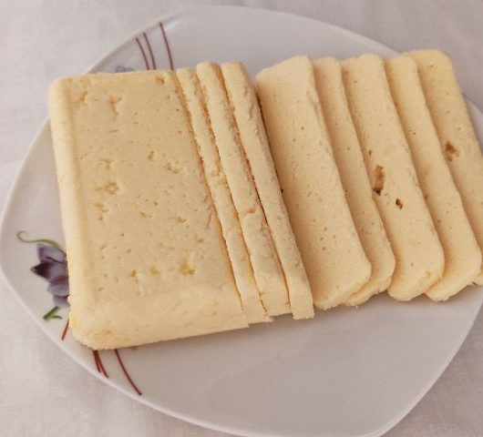 Приготовление твердого сыра из кефира в домашних условиях – пошаговый рецепт
