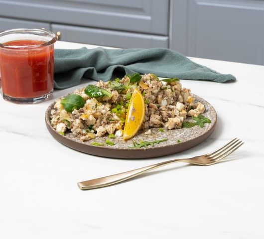 Теплый салат с филе индейки и сайрой – пошаговый рецепт