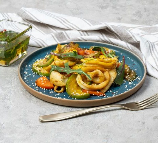 Овощное рагу с кальмарами и соевым соусом – пошаговый рецепт