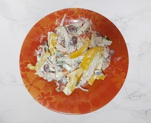 Оригинальный салат с копченой куриной грудкой – пошаговый рецепт