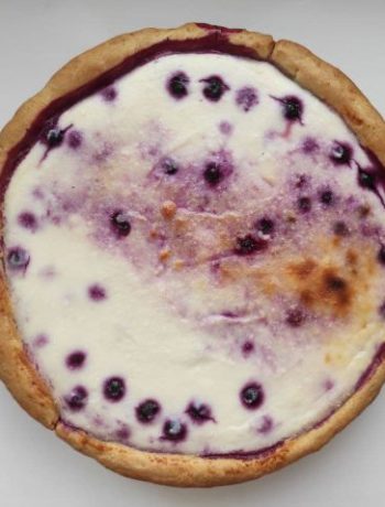 Творожный пирог с черноплодной рябиной – пошаговый рецепт