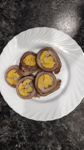 Запеченный свиной рулет с хурмой и орегано – пошаговый рецепт
