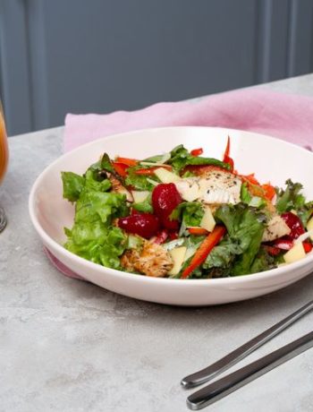 Салат из филе индейки с кизилом – пошаговый рецепт