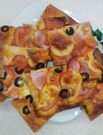 Ароматная домашняя пицца на тонком тесте – пошаговый рецепт