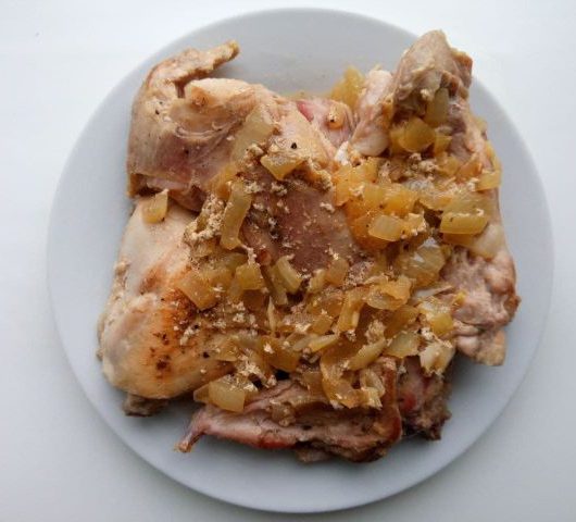 Нежный кролик в сметано-чесночном соусе с корицей – пошаговый рецепт