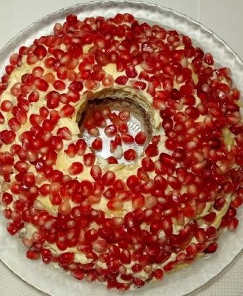 Рубиновый салат «Гранатовое кольцо» с печенью