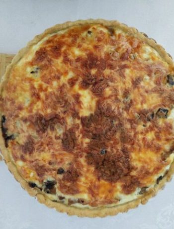 Аппетитный лоранский пирог с нежной курицей и грибами – пошаговый рецепт