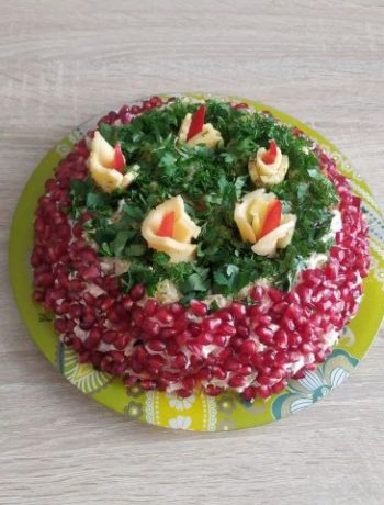 Слоеный салат с ветчиной «Новогодние свечи» – пошаговый рецепт