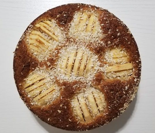 Домашний яблочный пирог с кокосовой стружкой