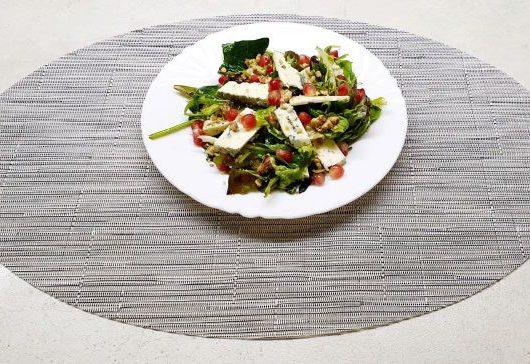 Пикантный салат с руколой