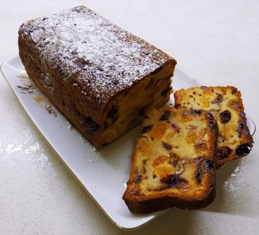 Ароматный кекс с сухофруктами и орехами на сметане – пошаговый рецепт