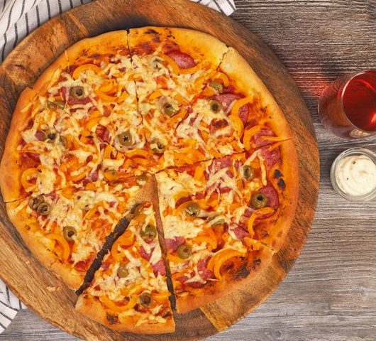Пицца с колбасой – пошаговый рецепт