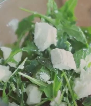Легкий салат с сыром и виноградом – пошаговый рецепт