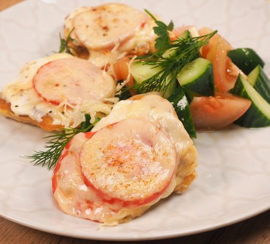 Отбивные с помидором и сыром – пошаговый рецепт