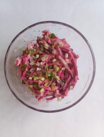 Нежный салат с кальмарами и свеклой – пошаговый рецепт