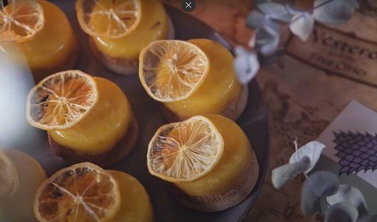Лимонные пирожные Сансы Старк – пошаговый рецепт