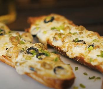 Самый сырный хлеб «Лодочки» – пошаговый рецепт