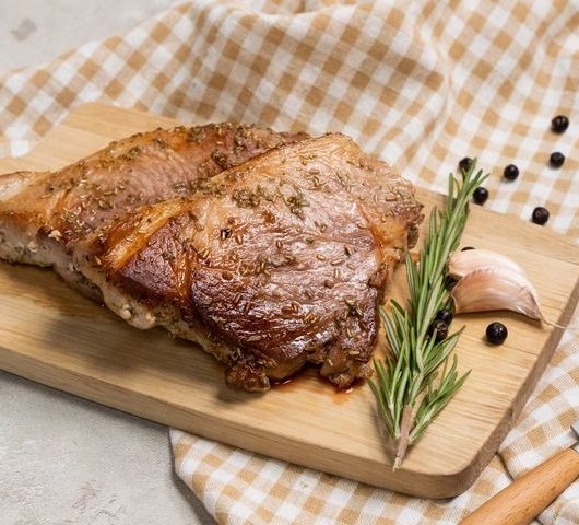 Свиной стейк с розмарином – пошаговый рецепт