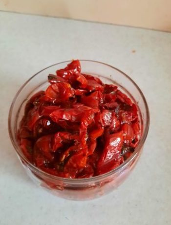 Вяленые помидоры с петрушкой и базиликом – пошаговый рецепт