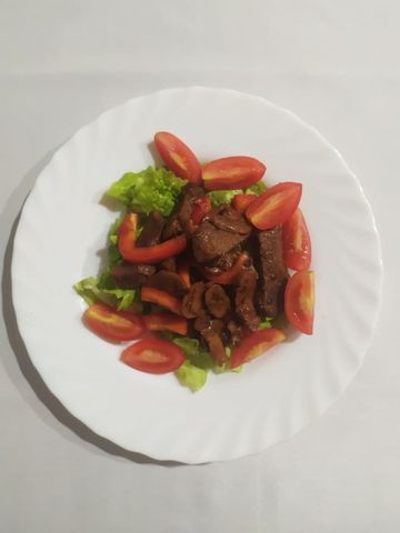 Салат с грибами и стеком из говядины