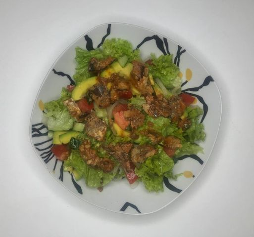 Праздничный салат с сайрой и авокадо – пошаговый рецепт