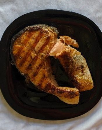 Стейк из лосося со специями на сковороде – пошаговый рецепт