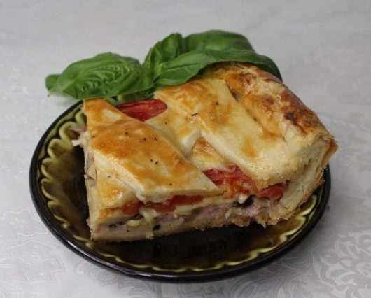 Оригинальный пирог с беконом и помидорами – пошаговый рецепт